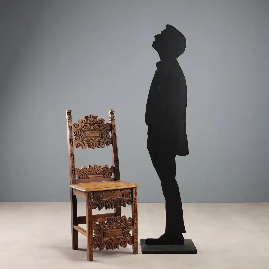 Baroque Walnut Chair - Italy 17th Century
