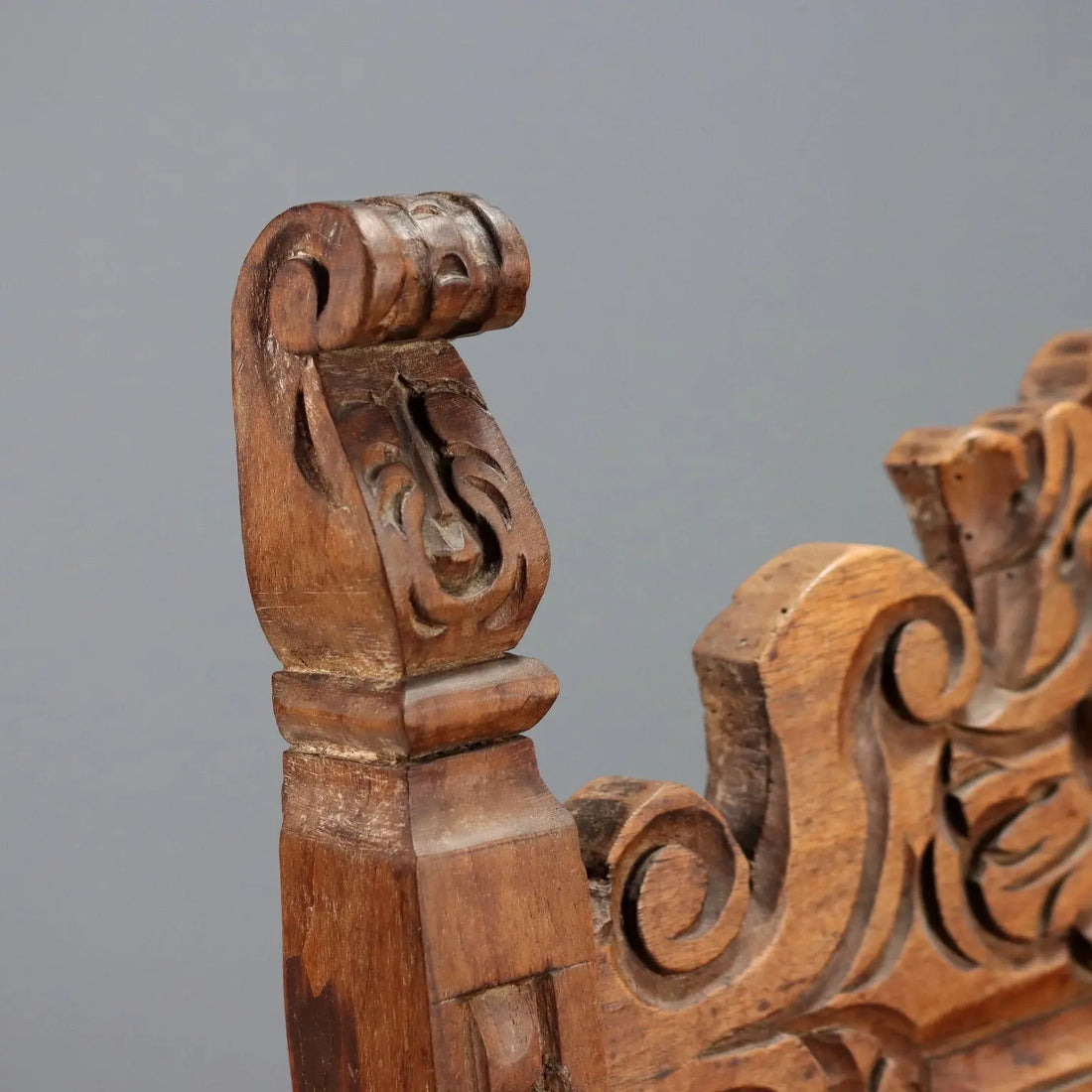 Baroque Walnut Chair - Italy 17th Century