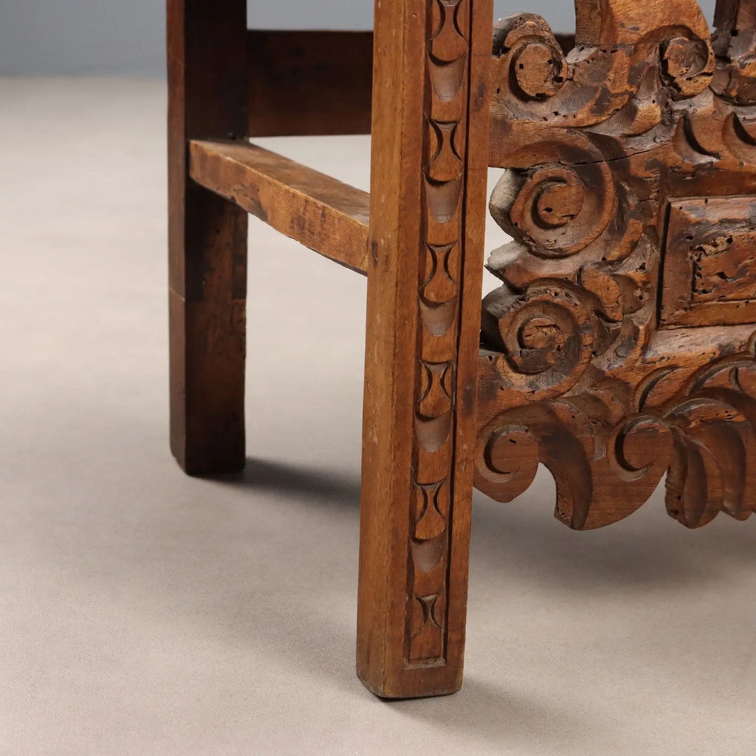 Baroque Walnut Chair - Italy 17th Century