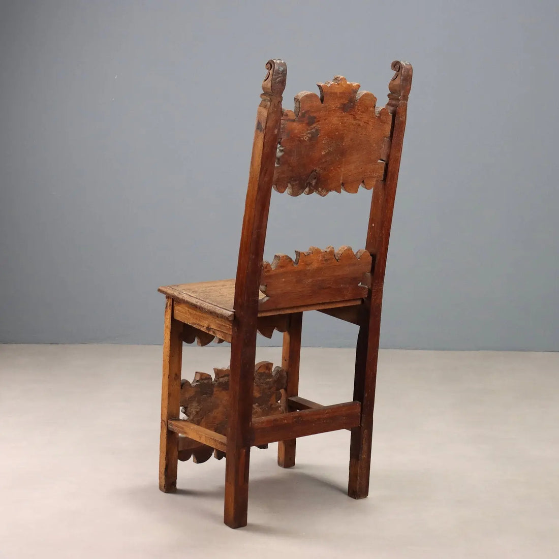 Baroque Walnut Chair - Italy 17th Century
