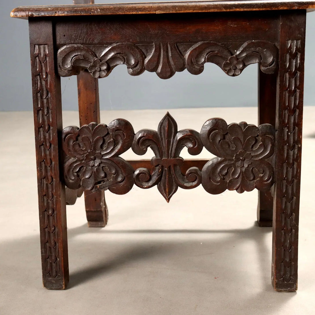 Antique Chairs Baroque Style Carved Walnut Italy XIX Century - Italy, Late XIX Century | Antiques | Seating