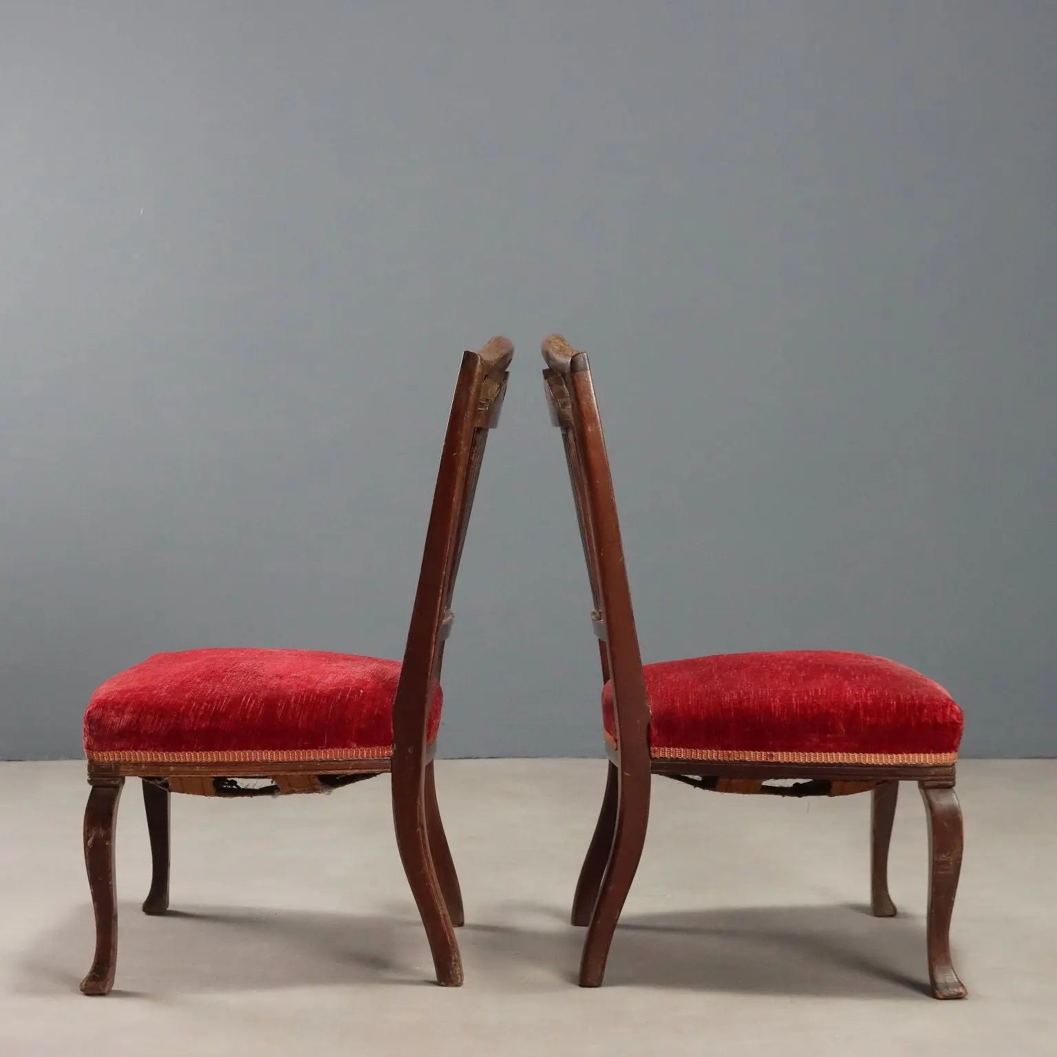 Antique Chairs Mahogany Leaves Carvings Padding XX Century