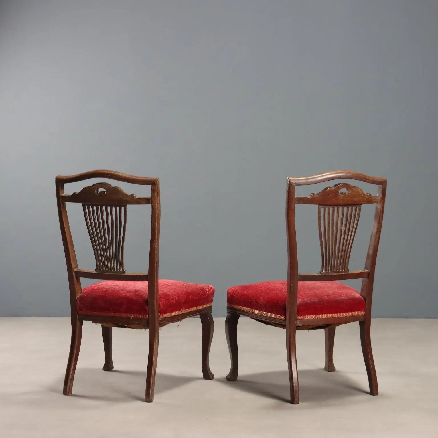 Antique Chairs Mahogany Leaves Carvings Padding XX Century