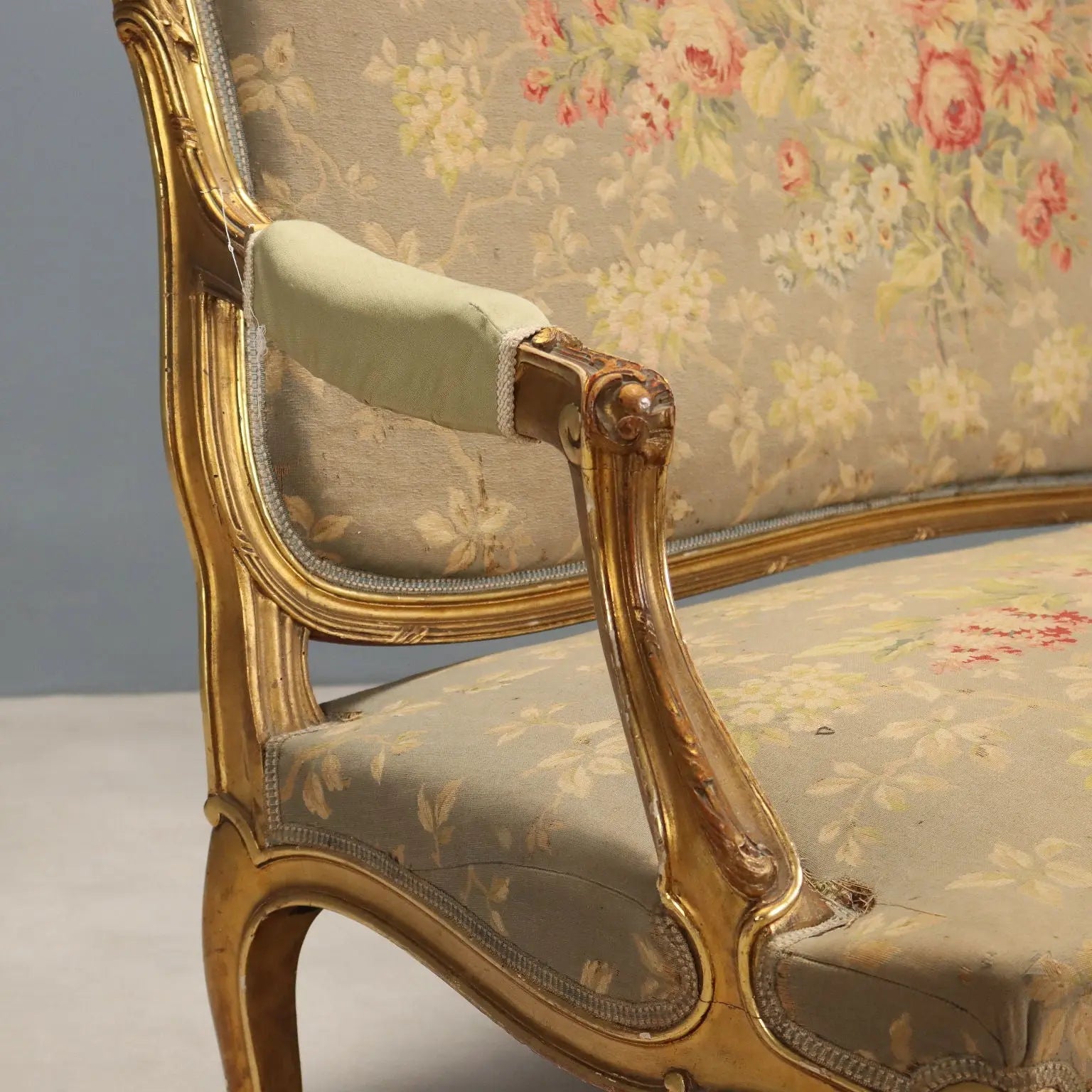 Barocchetto Sofa in Gilded Wood - Italy 1800s