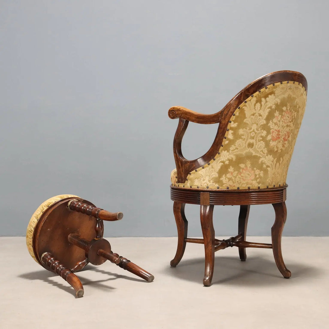 Antique Armchair with Pouf Walnut Fabric Italy XIX Century - Italy, XIX Century | Antiques | Seating