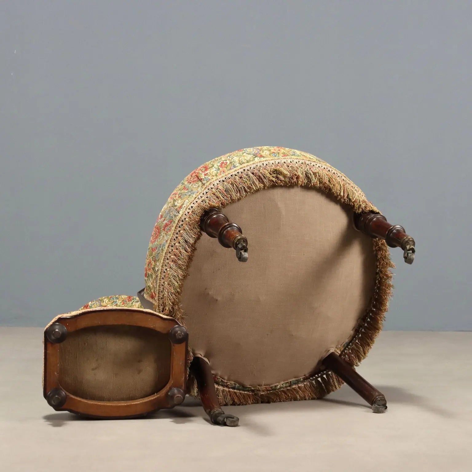 Antique Victorian Armchair with Pouf Fabric England XIX Century - England, Mid XIX Century | Antiques | Seating