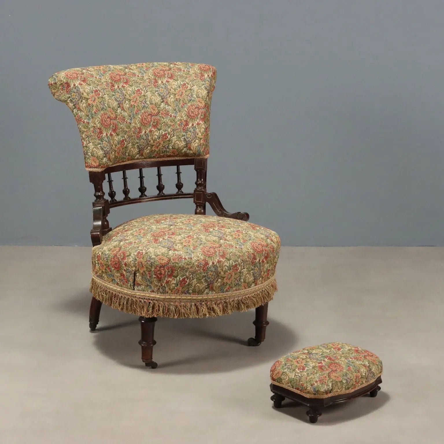 Antique Victorian Armchair with Pouf Fabric England XIX Century - England, Mid XIX Century | Antiques | Seating