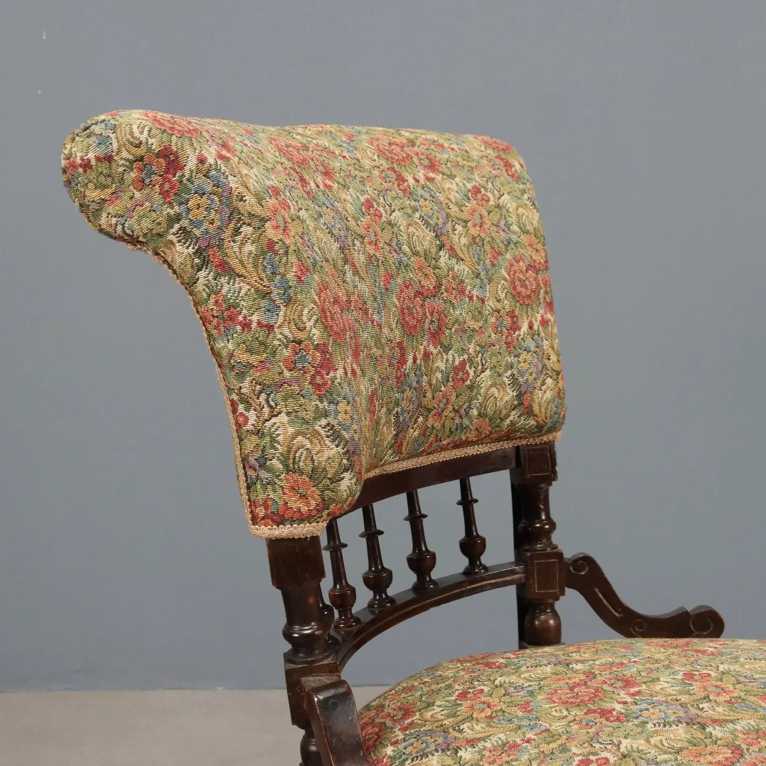 Antique Victorian Armchair with Pouf Fabric England XIX Century - England, Mid XIX Century | Antiques | Seating