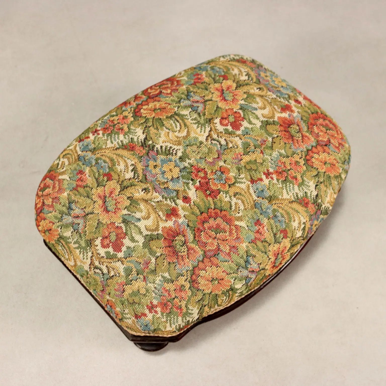 Antique Victorian Armchair with Pouf Fabric England XIX Century - England, Mid XIX Century | Antiques | Seating