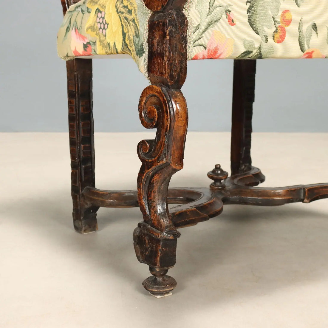 Antique Baroque Armchair Walnut Fabric Italy XVIII Century - Italy, Early XVIII Century | Antiques | Seating
