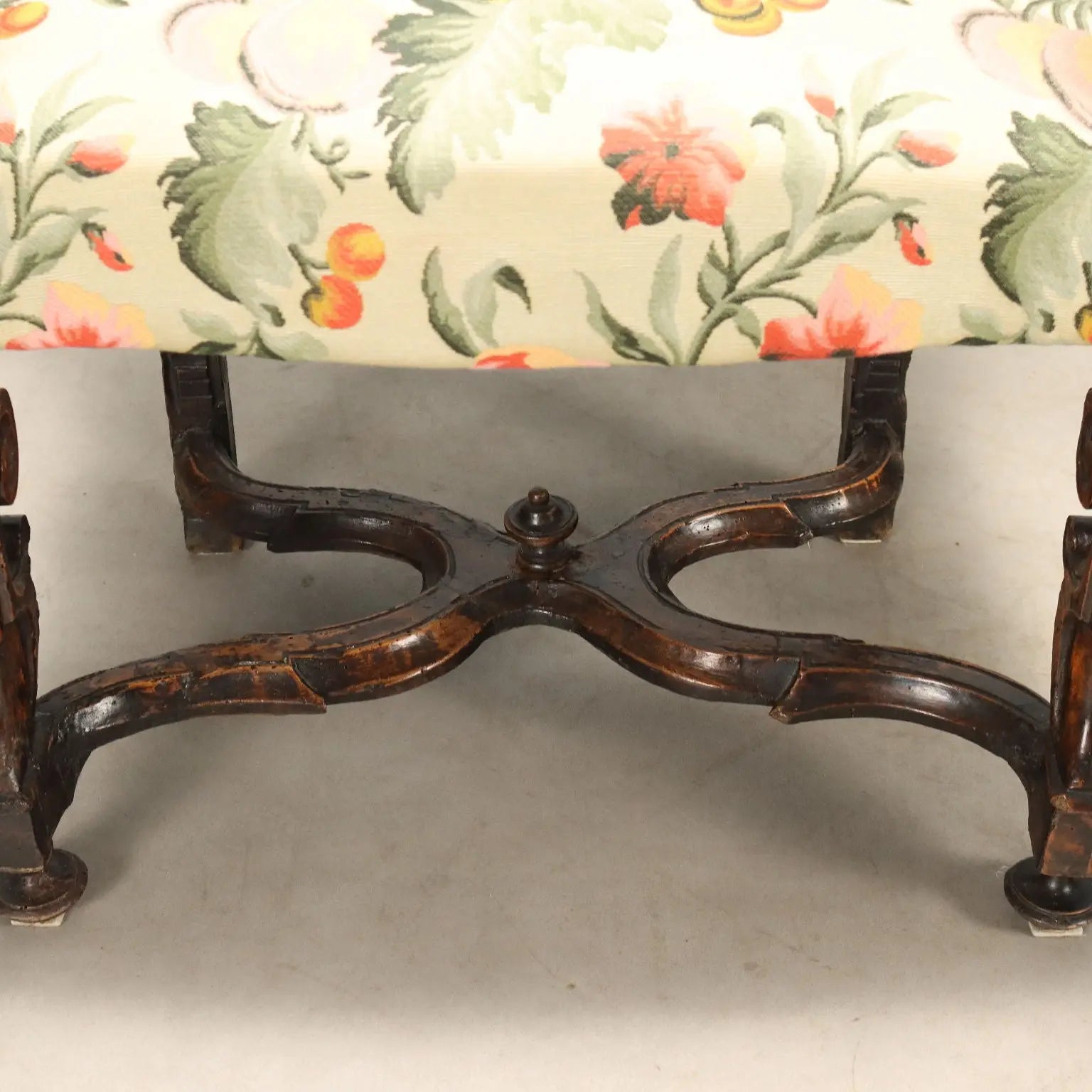 Antique Baroque Armchair Walnut Fabric Italy XVIII Century - Italy, Early XVIII Century | Antiques | Seating