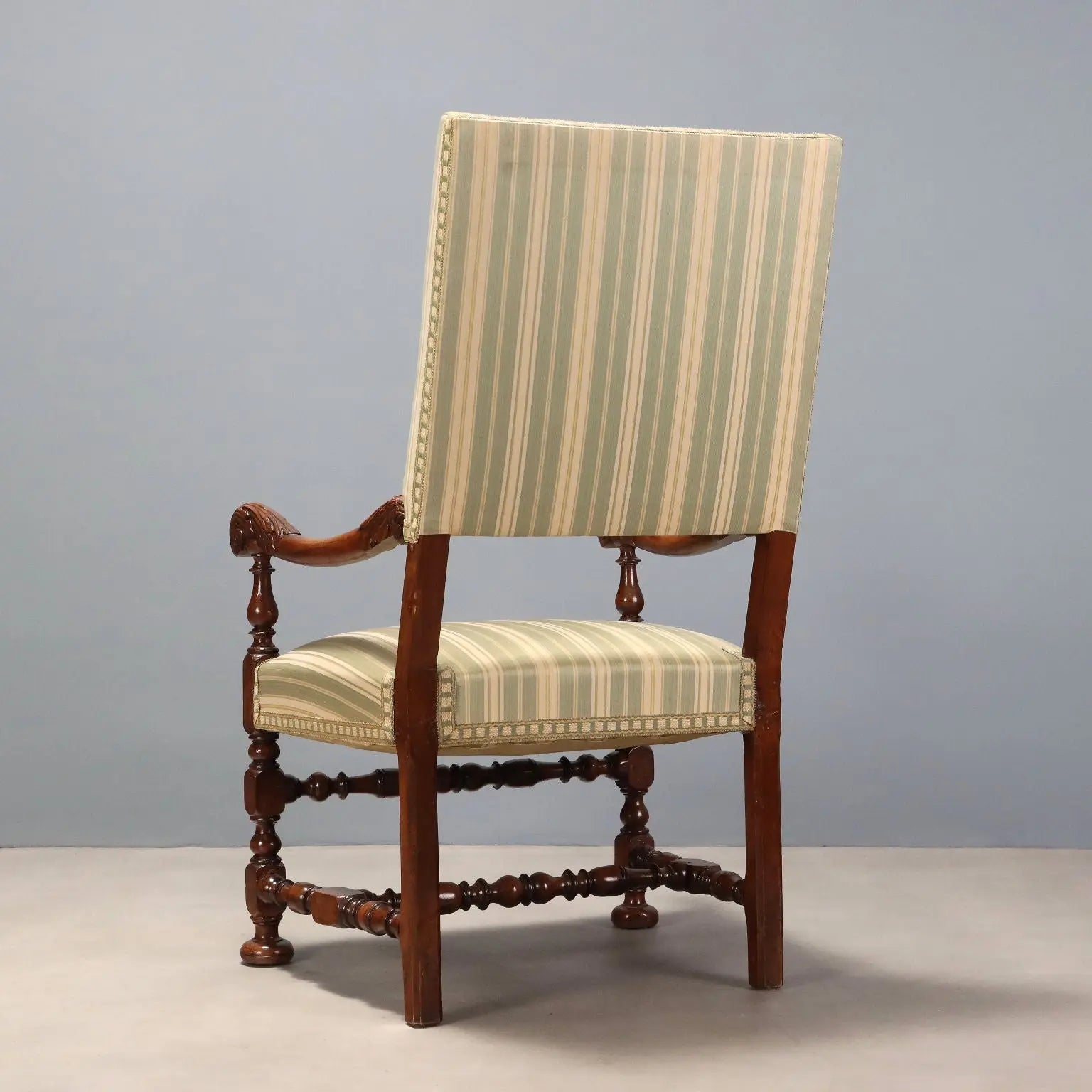Baroque Walnut High Chair - Italy 17th-18th Century