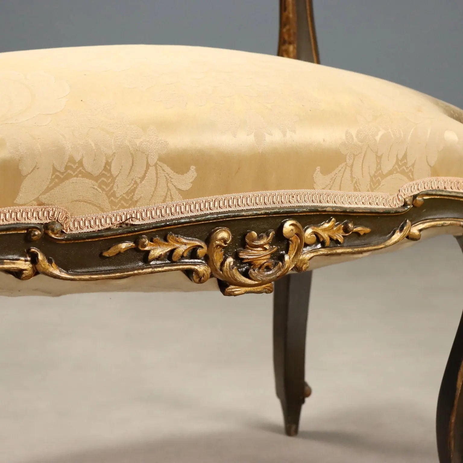 Barocchetto Stool in Gilded Carved Wood