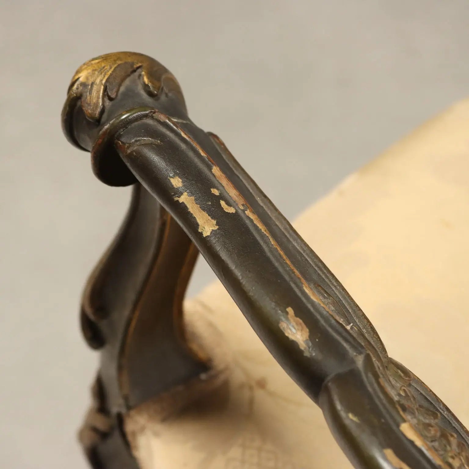 Barocchetto Stool in Gilded Carved Wood