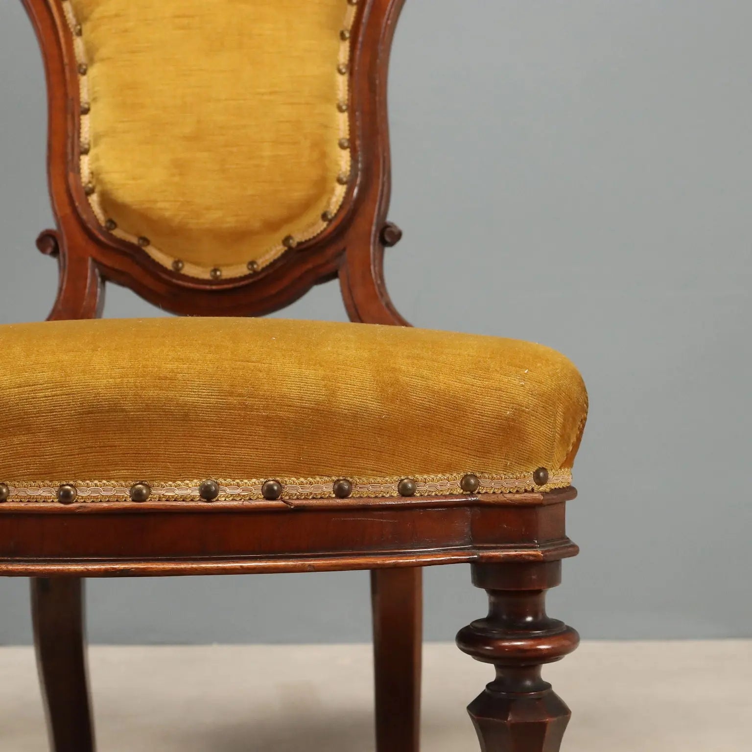 Umbertine Walnut Chairs, Italy 19th Century