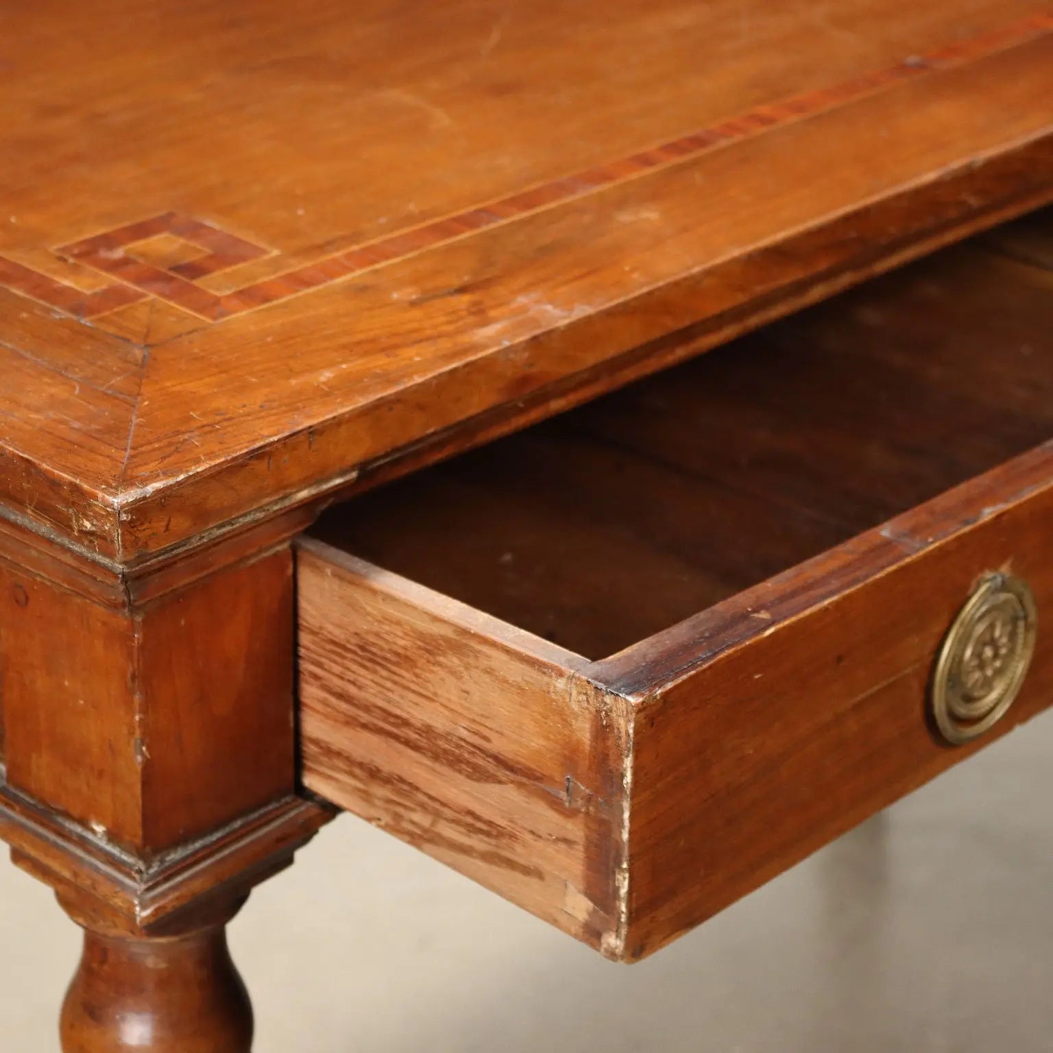 Antique Neoclassical Writing Desk Solid Walnut Italy XVIII Century - Piacenza, Late XVIII Century | Antiques | Consoles
