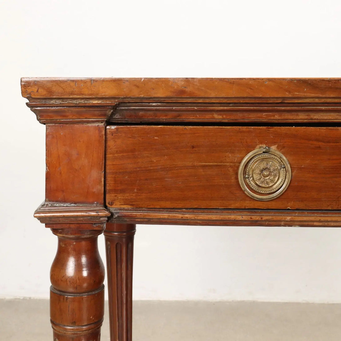 Antique Neoclassical Writing Desk Solid Walnut Italy XVIII Century - Piacenza, Late XVIII Century | Antiques | Consoles