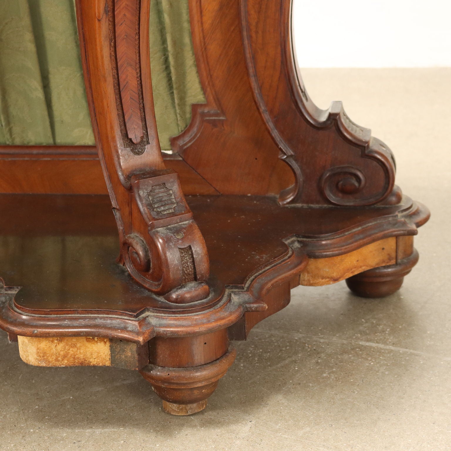  | Antiques  Consoles