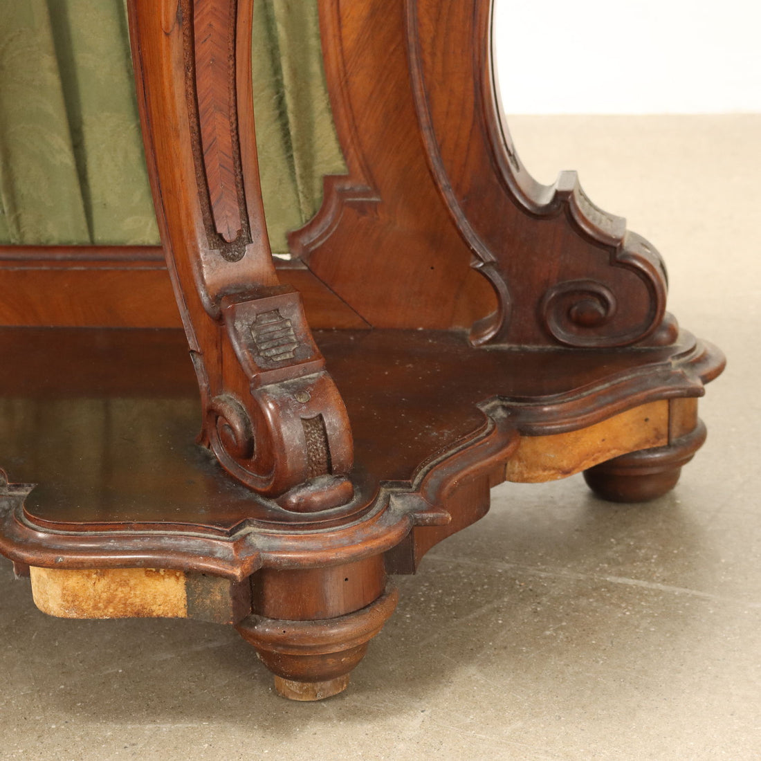  | Antiques  Consoles