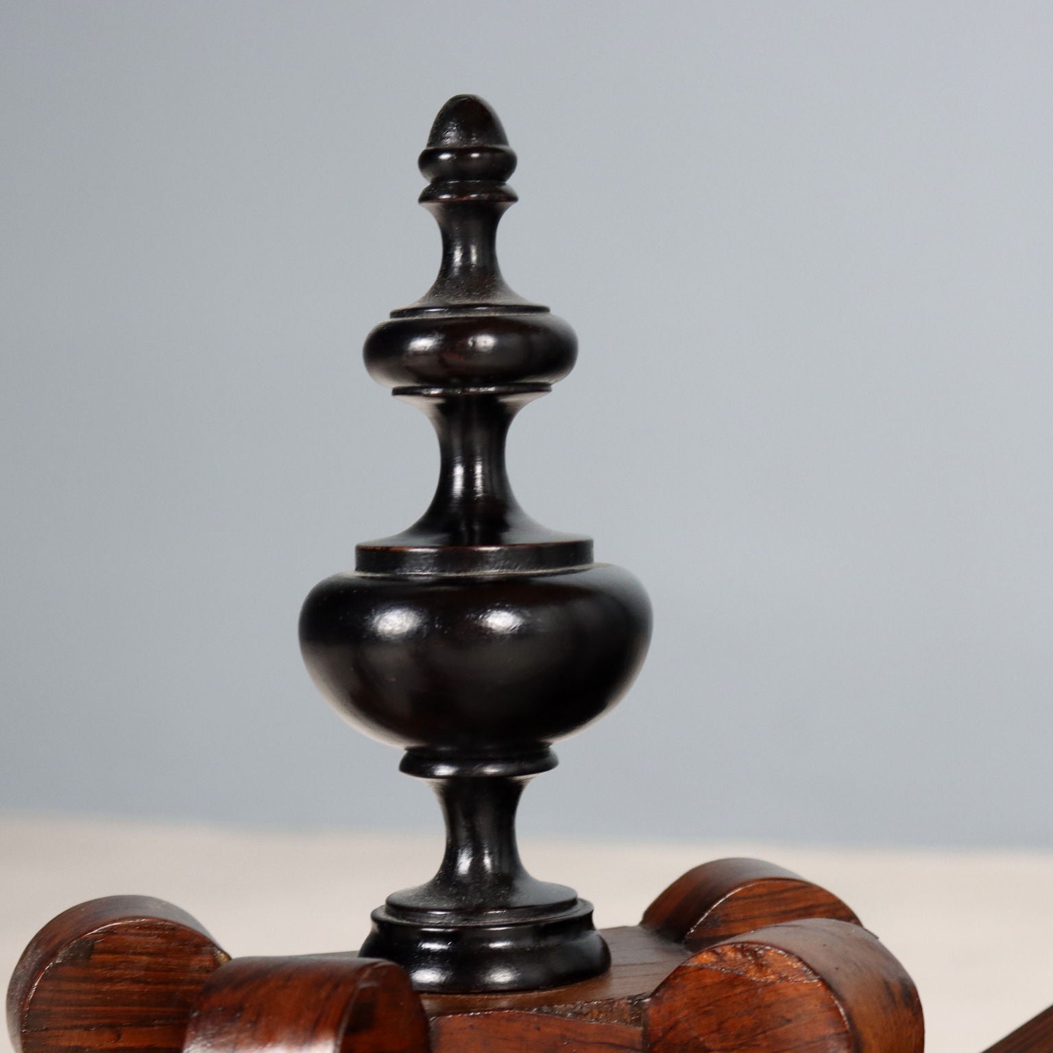  | Antiques  Consoles