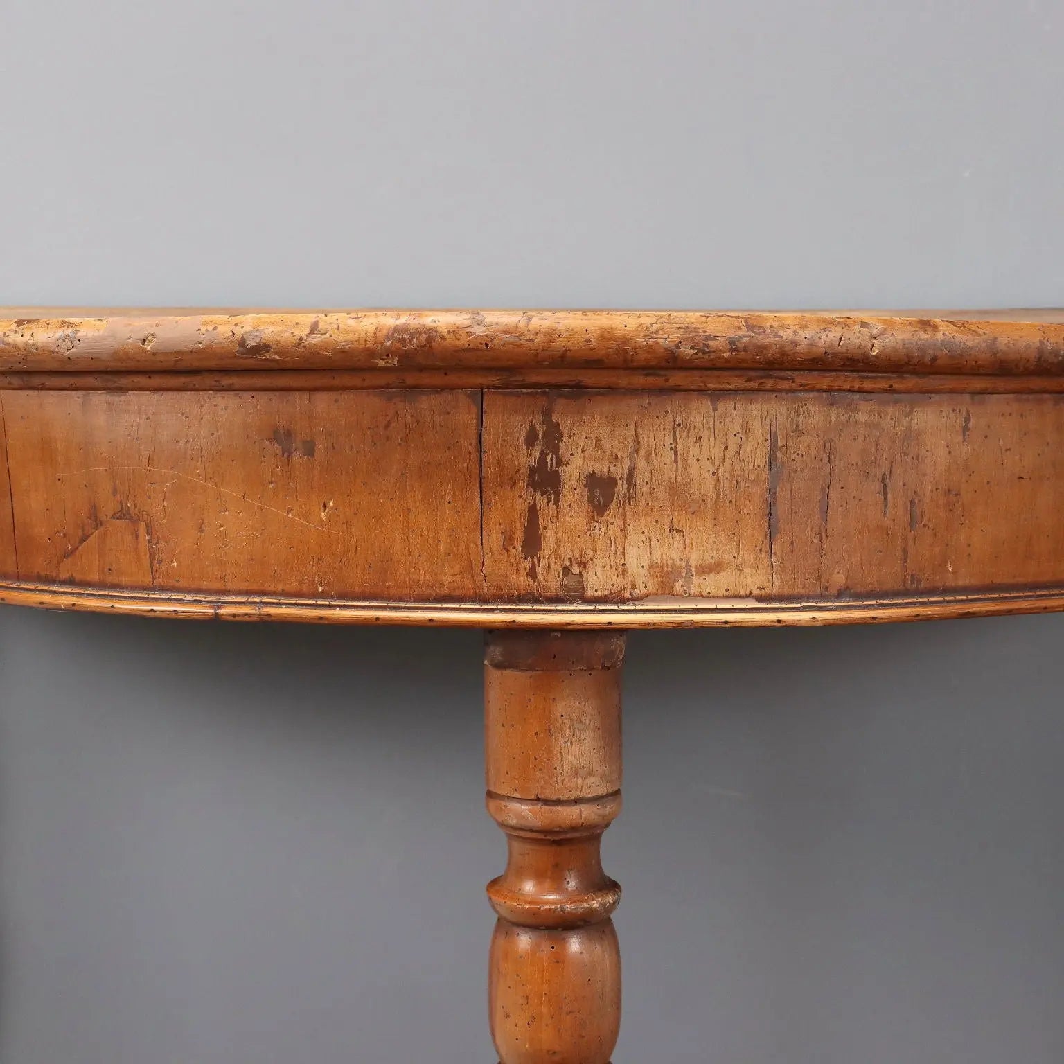 Walnut Console Table - Italy 19th Century