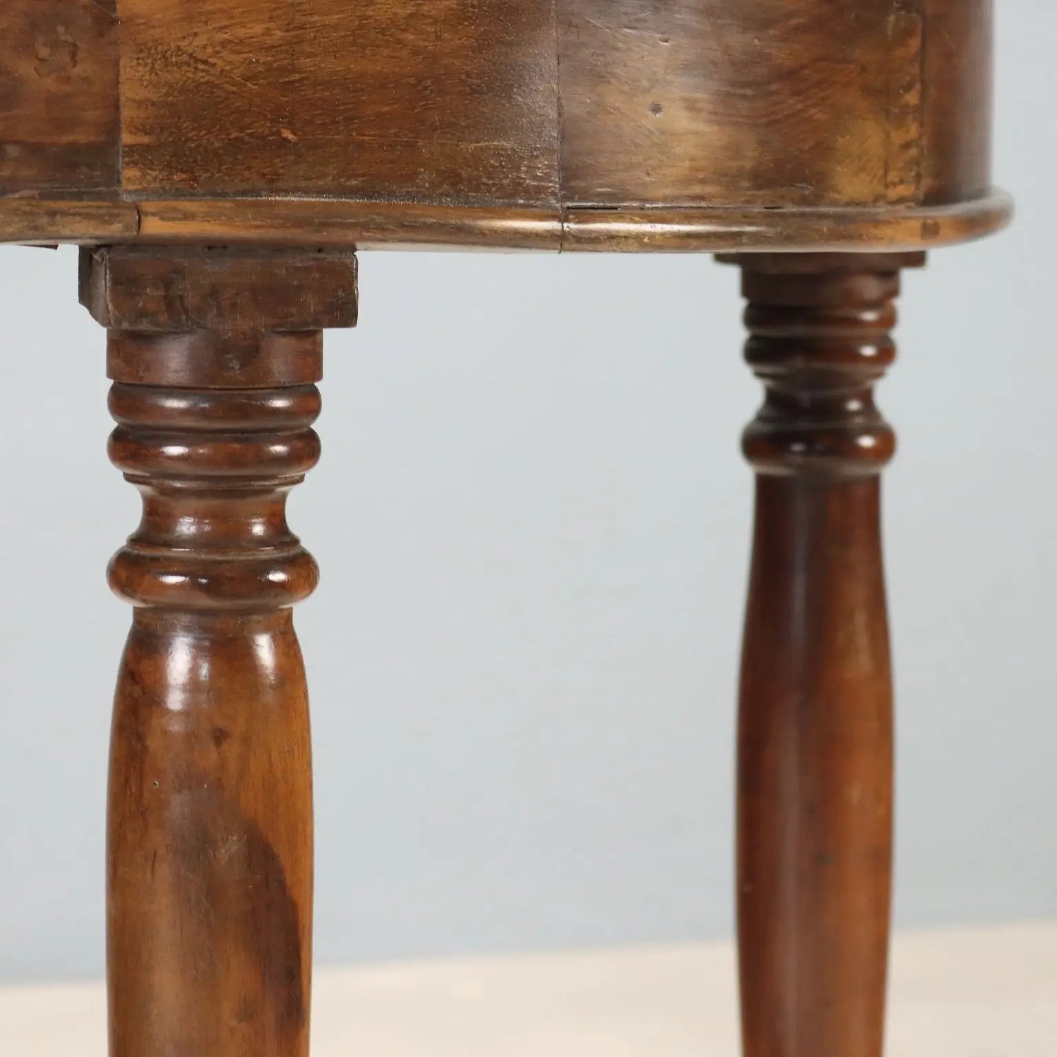 Demi Lune Console in Walnut - Italy 19th Century