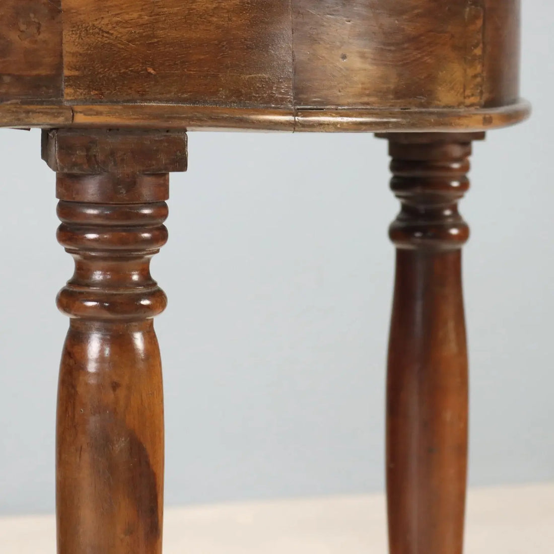 Demi Lune Console in Walnut - Italy 19th Century