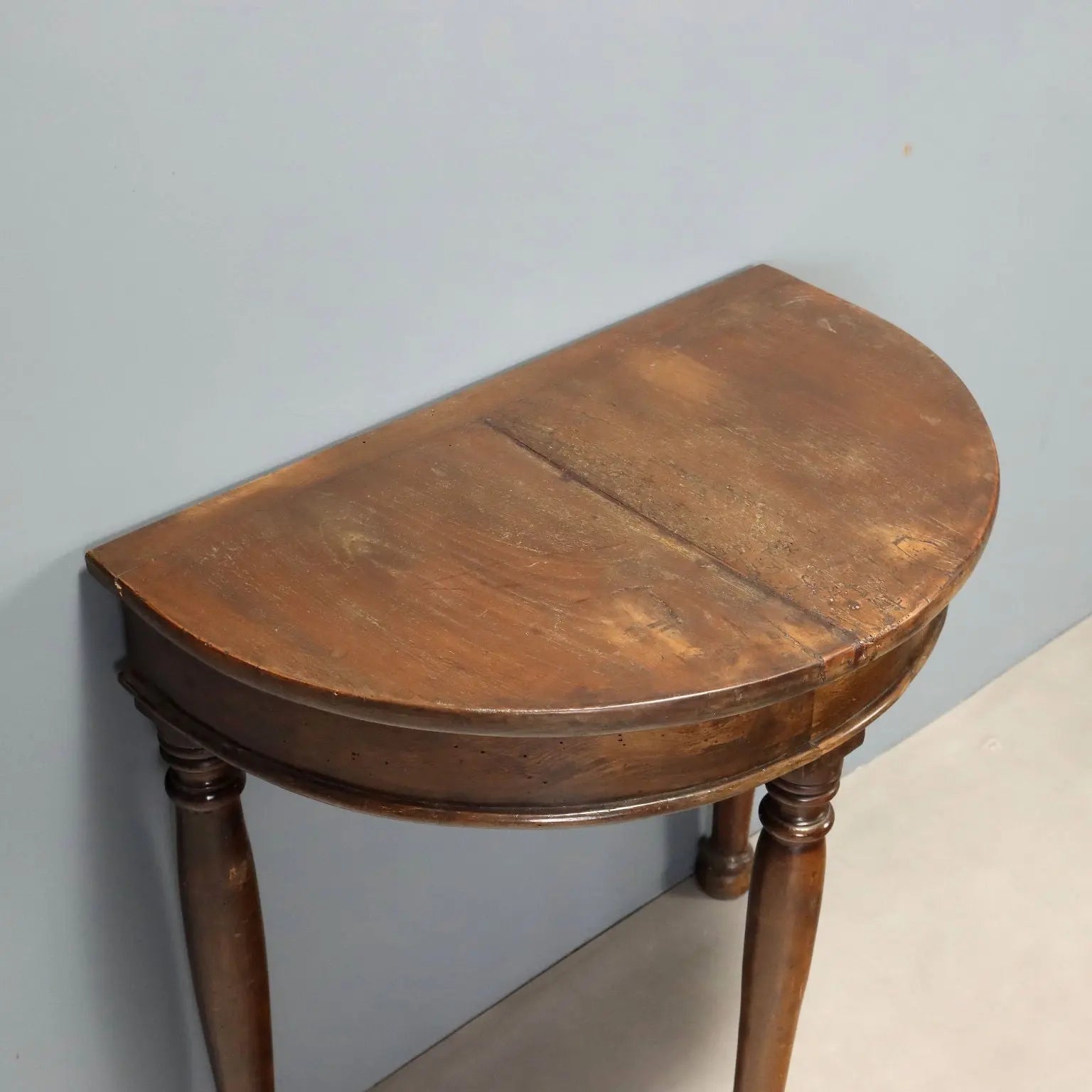 Demi Lune Console in Walnut - Italy 19th Century