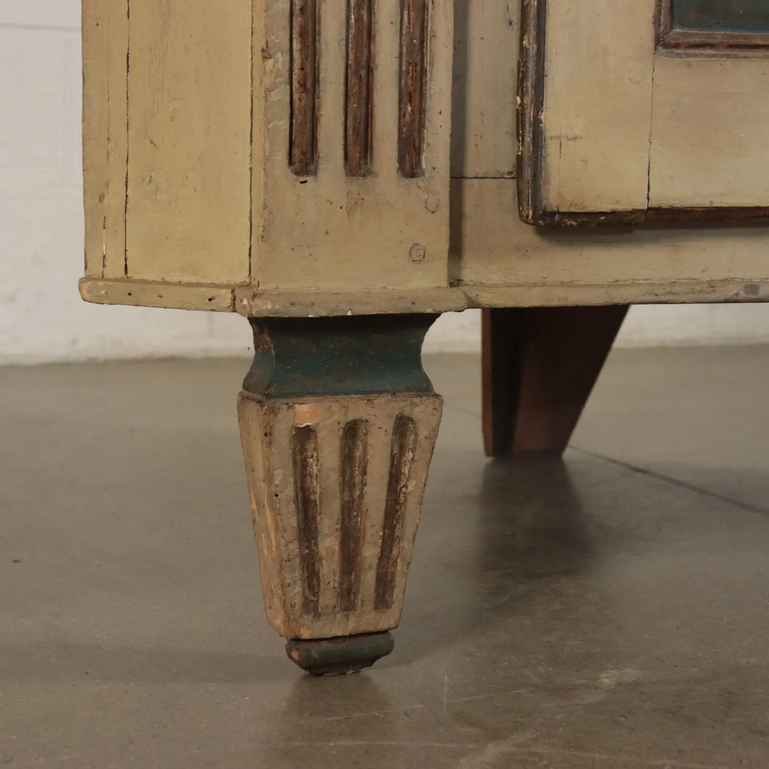18th Century Italian Neoclassical Corner Cabinets