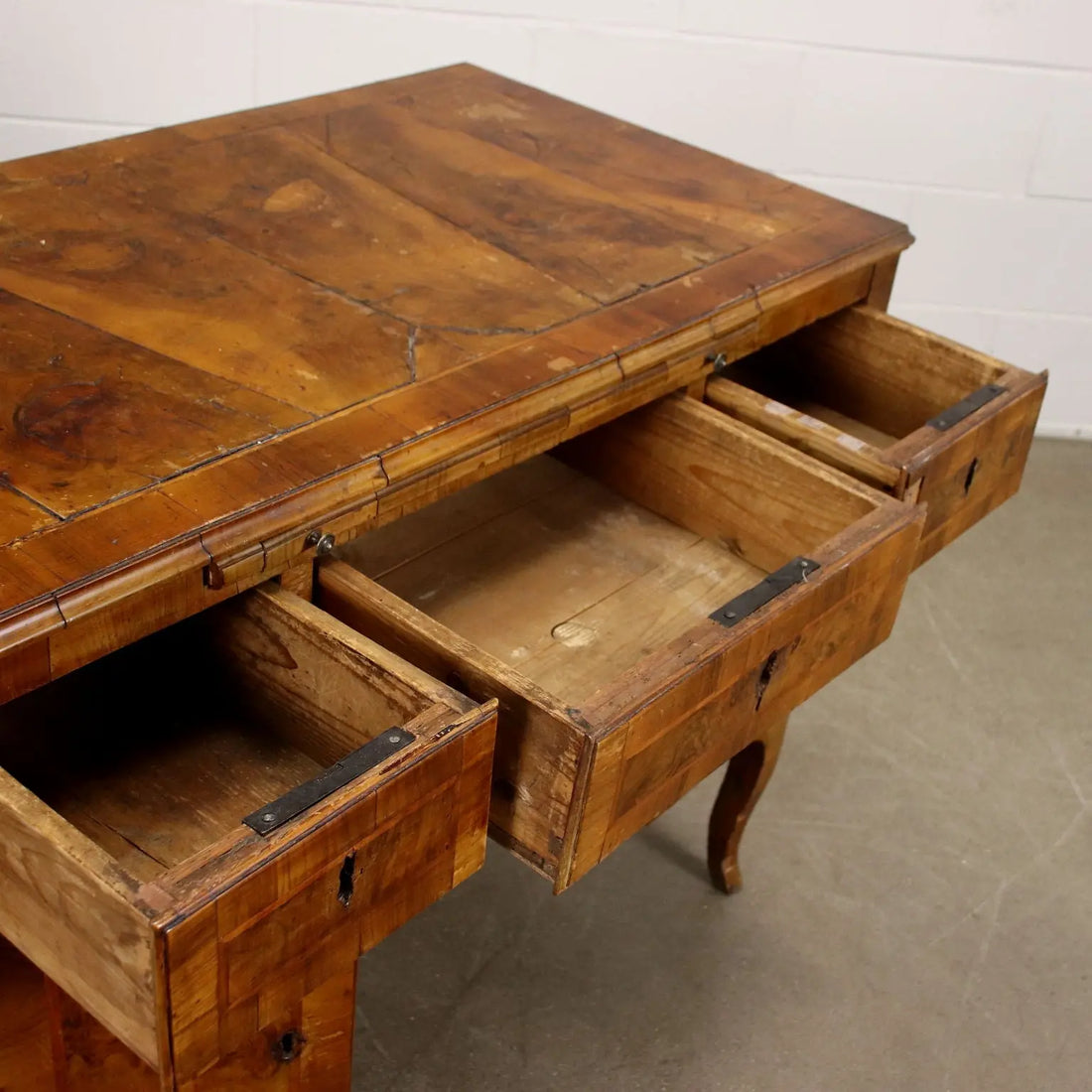 Desk Various Woods Italy XX Century - Italy 20th century | Antiques | Desks & Writing Desks