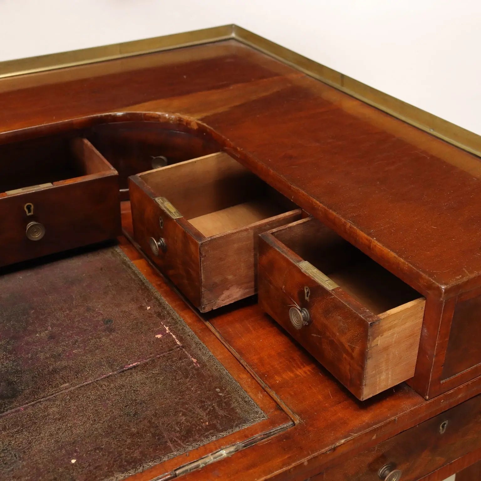Ancient Writing Desk Carlton House Desk George III '800 Mahogany Brass - England First quarter of the 19th century George III | Antiques | Desks & Writing Desks