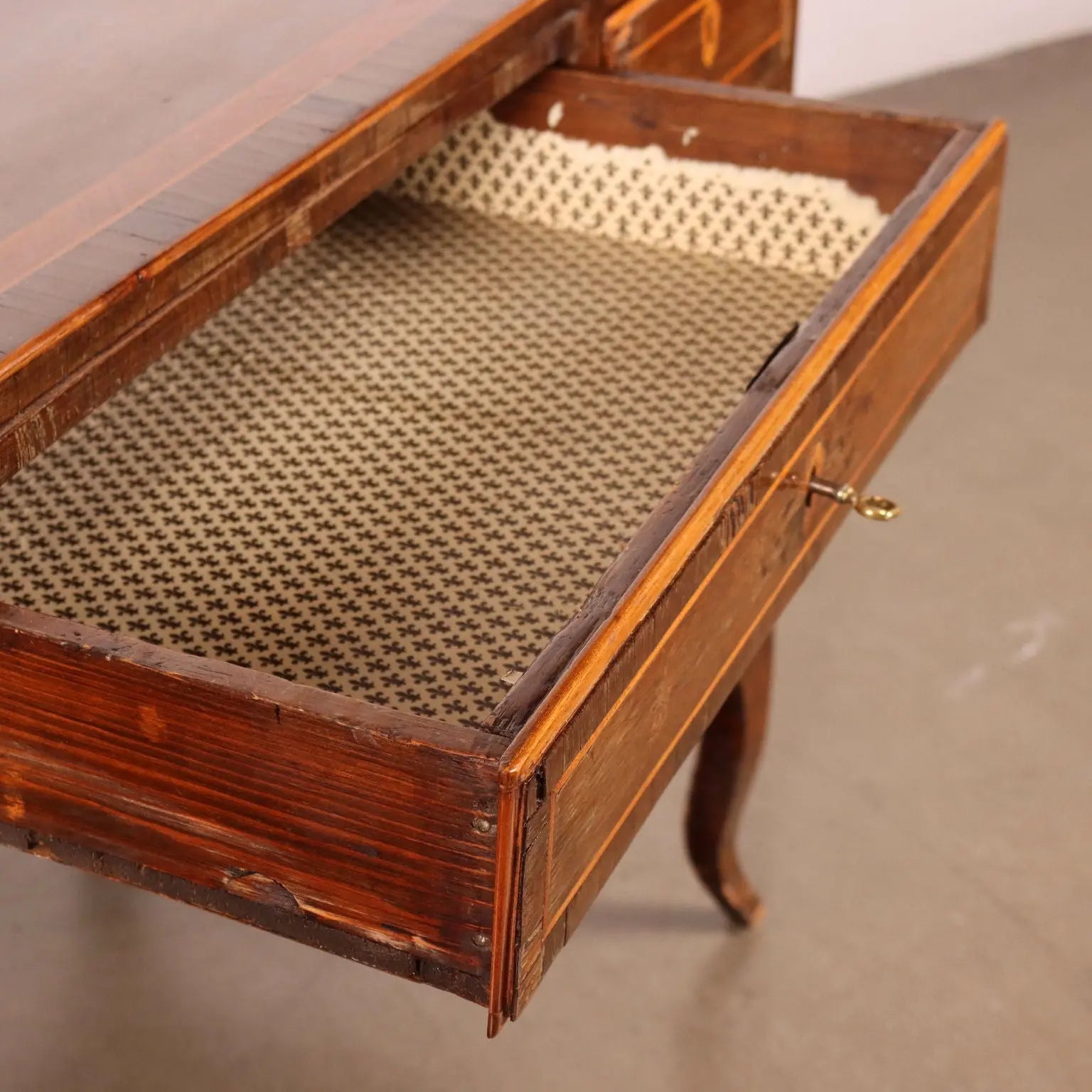 Ancient Neoclassical Writing Desk '700 Exotic Wood Veneer Silver Fir - Italy, Third Quarter of the XVIII Century | Antiques | Desks & Writing Desks
