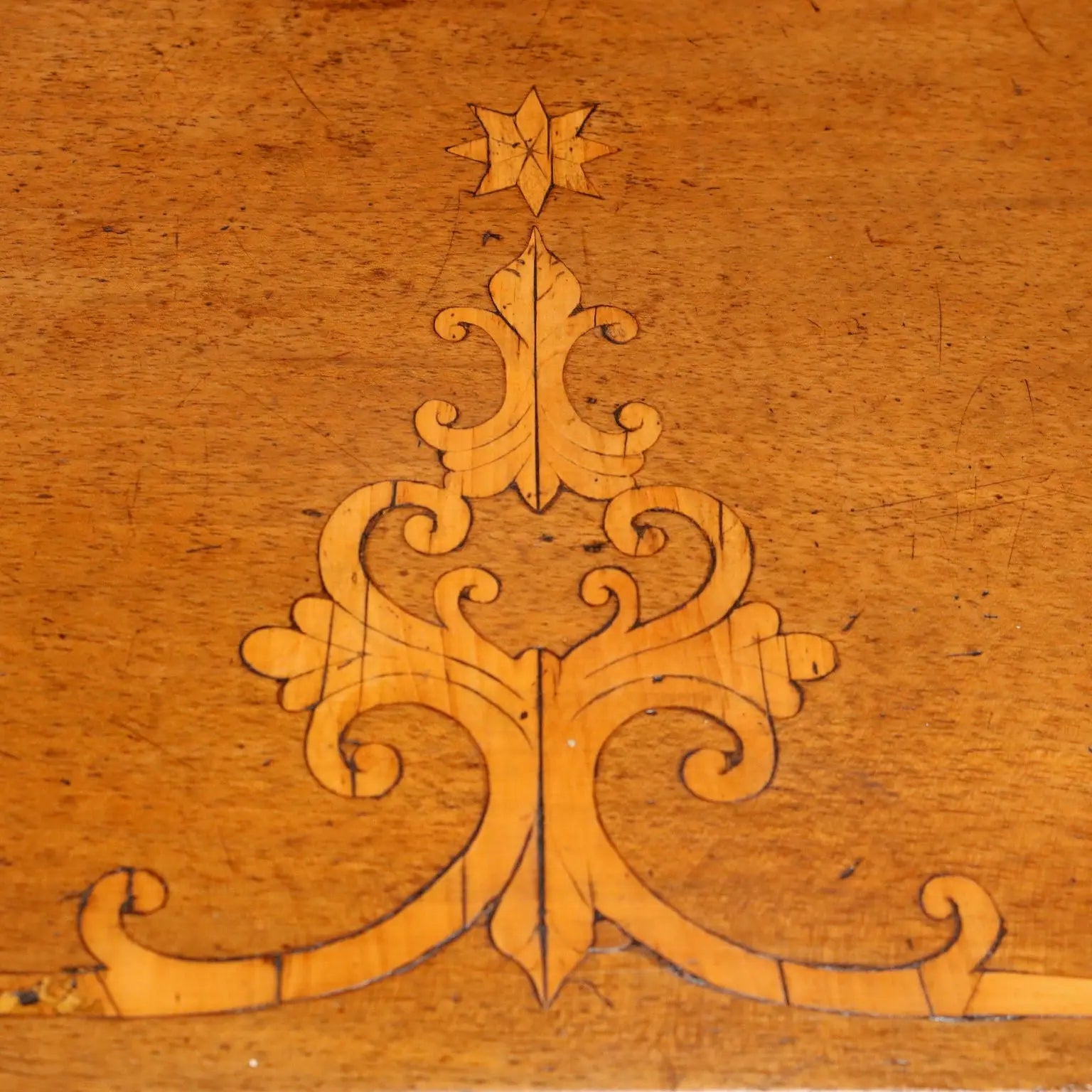 Lombard Barocchetto Desk in Walnut Burl