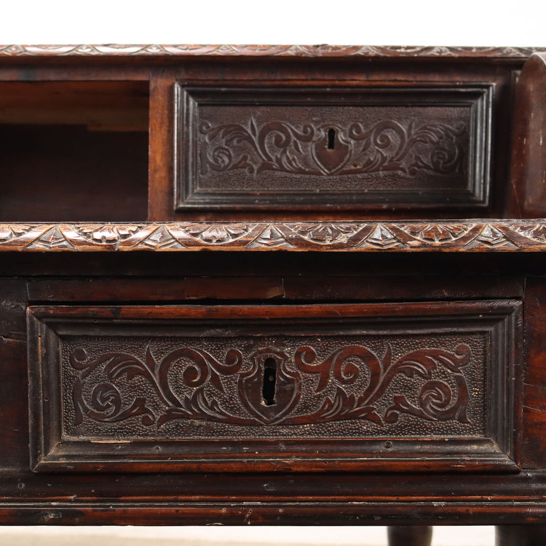 Antique Neo-Renaissance Style Writing Desk Italy XIX-XX Century - Italy, Late XIX - Early XX Century | Antiques  Desks & Writing Desks