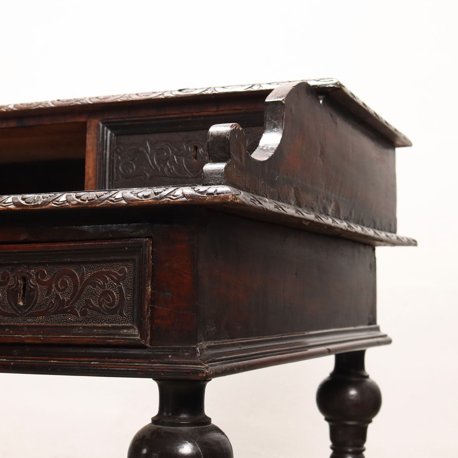 Antique Neo-Renaissance Style Writing Desk Italy XIX-XX Century - Italy, Late XIX - Early XX Century | Antiques  Desks & Writing Desks