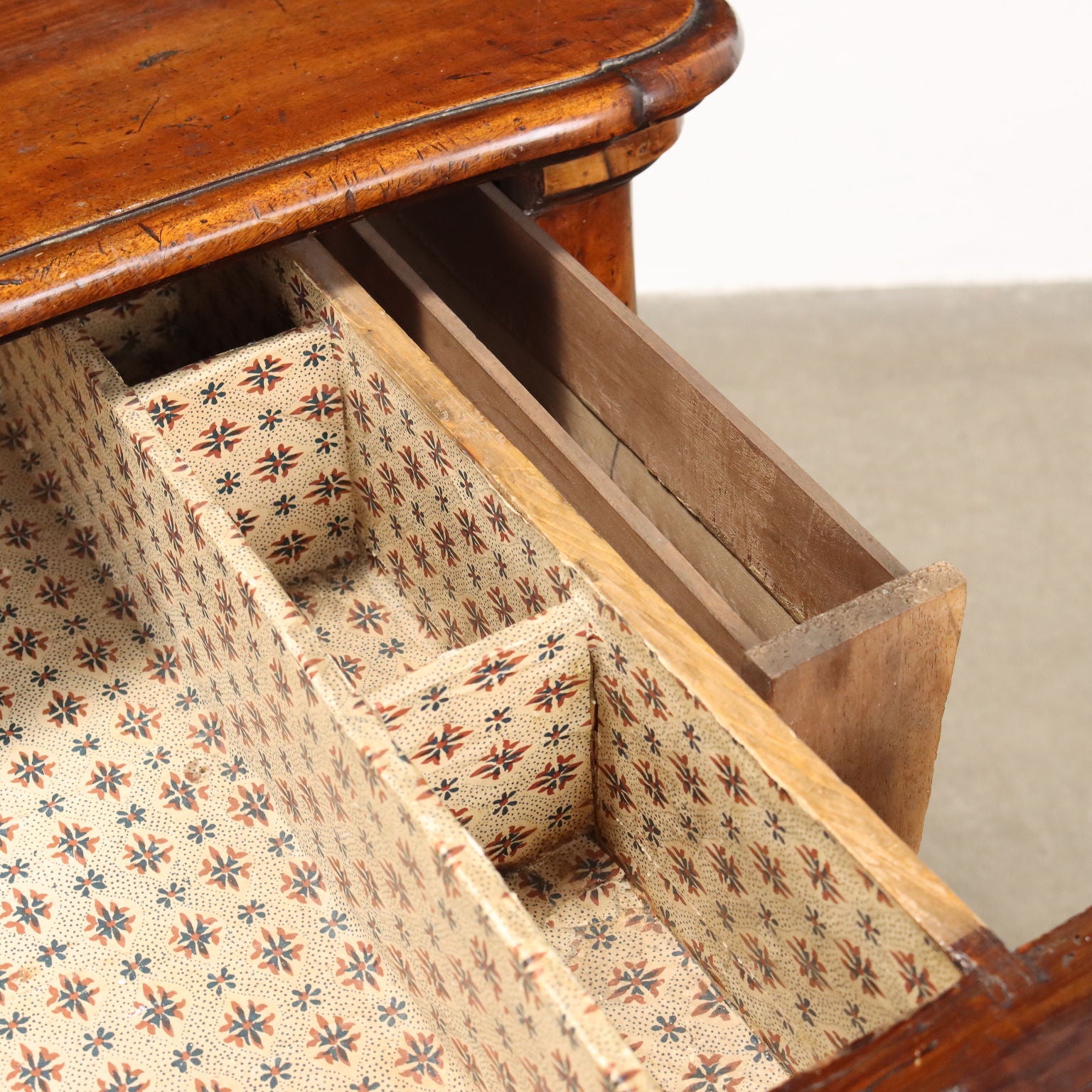  | Antiques  Consoles