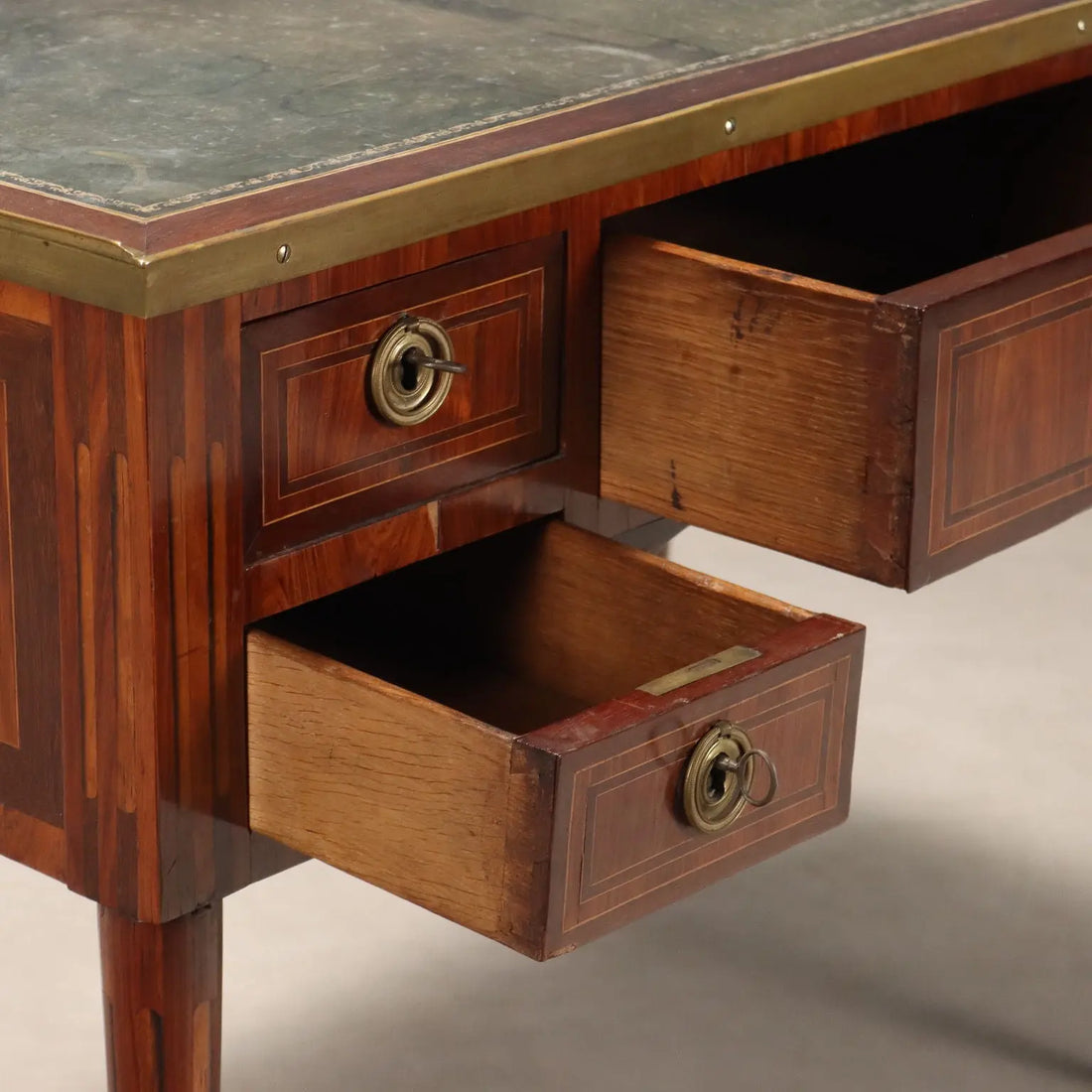 Antique Neoclassical Writing Desk Bois de Violette XVIII Century - France, XVIII Century | Antiques | Desks & Writing Desks