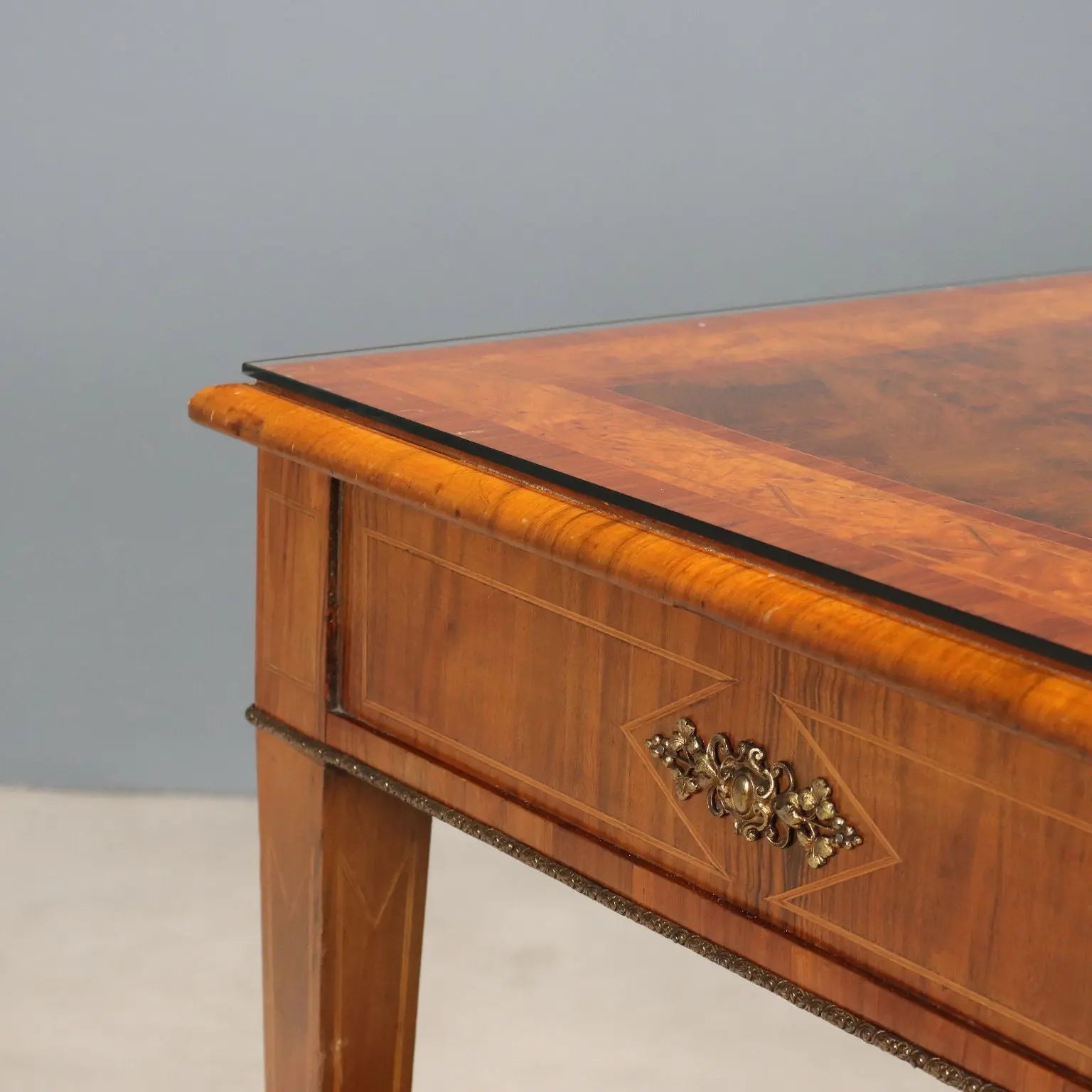 Antique Writing Desk Walnut Bois de Rose United Kingdom XIX Century
