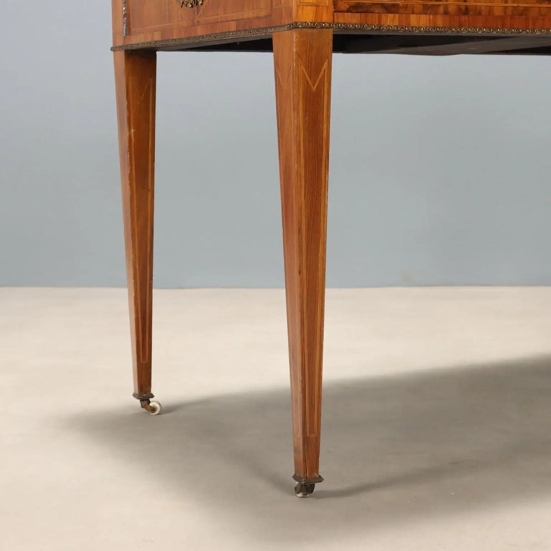 Antique Writing Desk Walnut Bois de Rose United Kingdom XIX Century