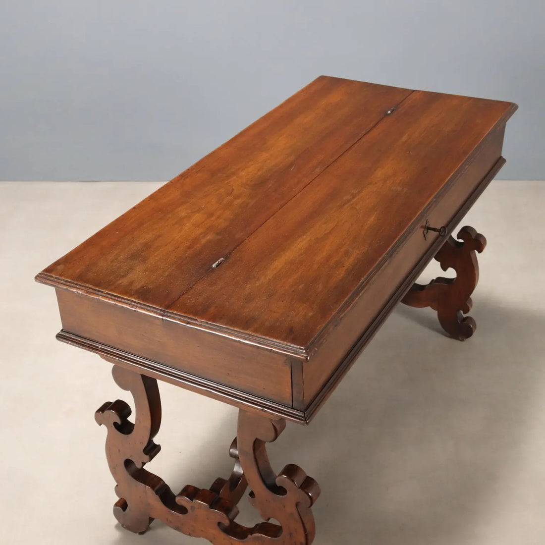 San Filippo Desk in Walnut - Italy 20th Century