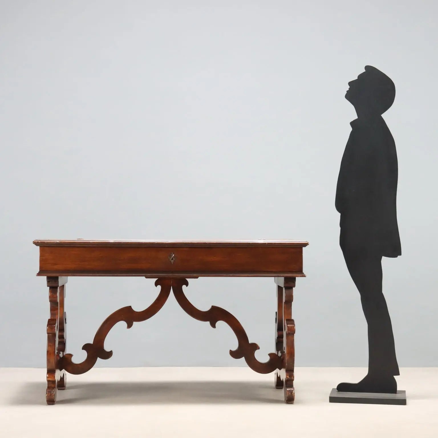 San Filippo Desk in Walnut - Italy 20th Century
