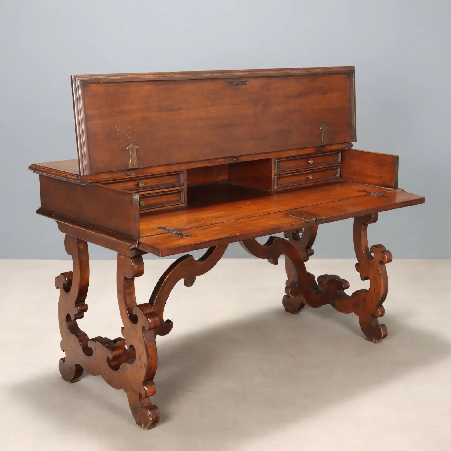 San Filippo Desk in Walnut - Italy 20th Century