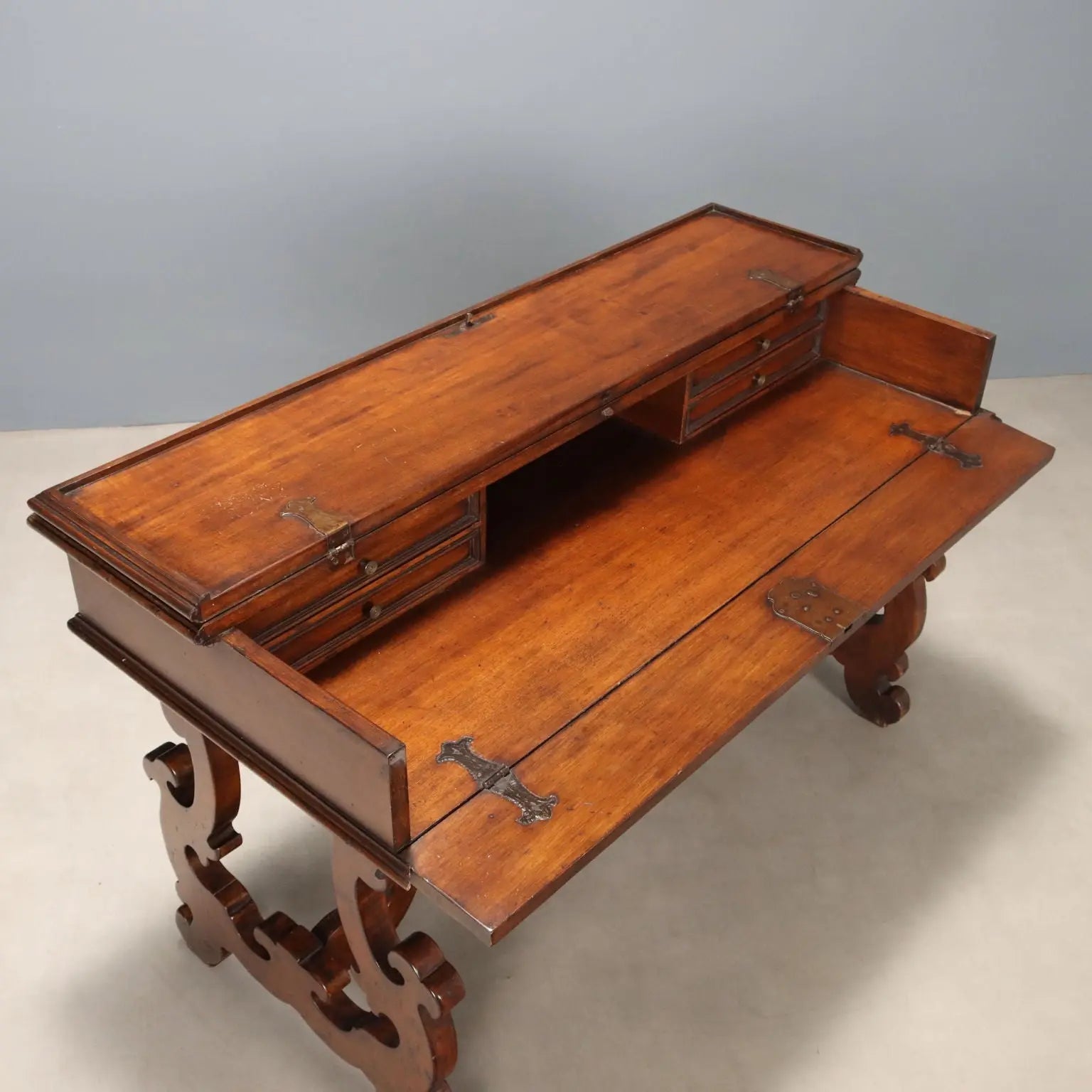 San Filippo Desk in Walnut - Italy 20th Century