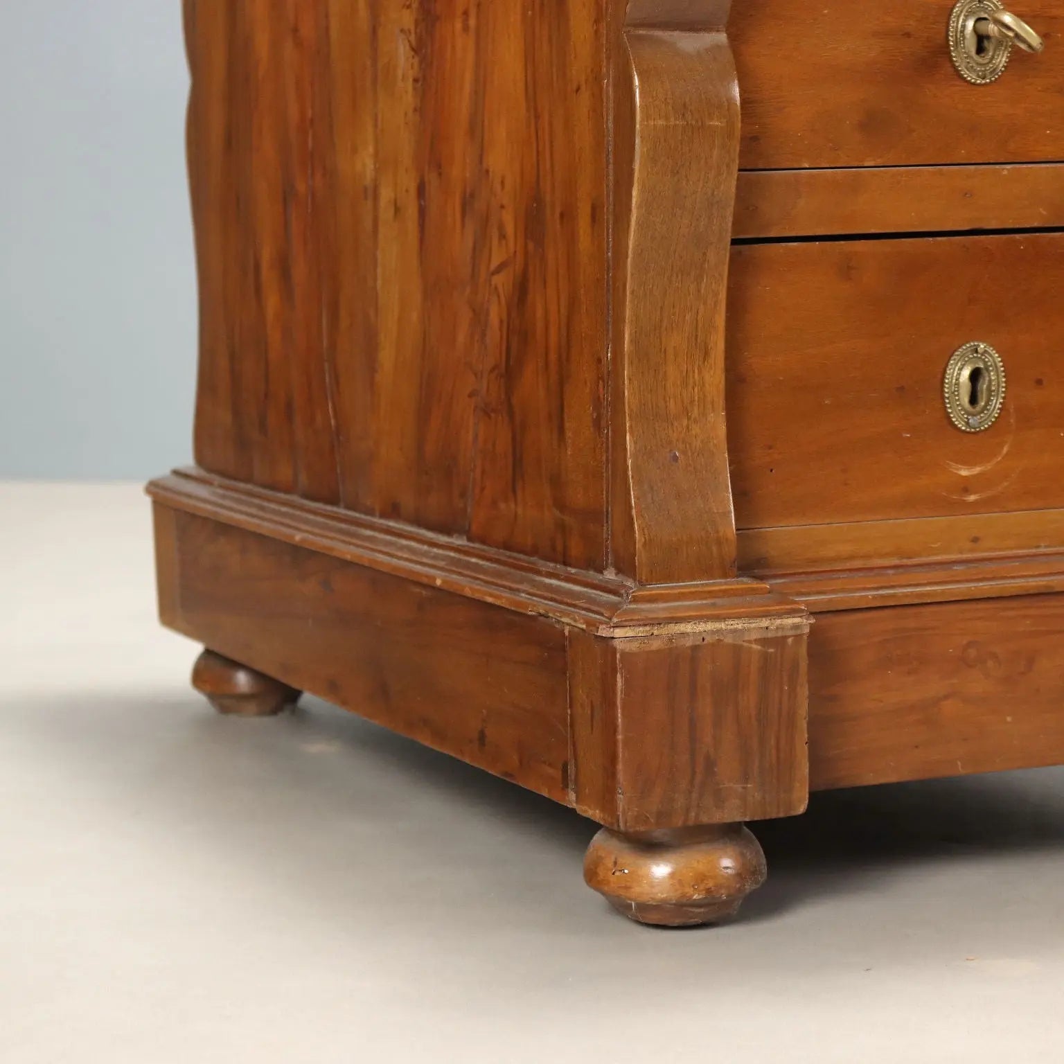 Antique Writing Desk Umbertino Walnut Leather XIX Century