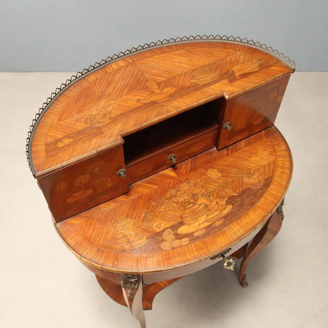 Writing Desk in Bois de Rose with Inlays - France Early 1900s