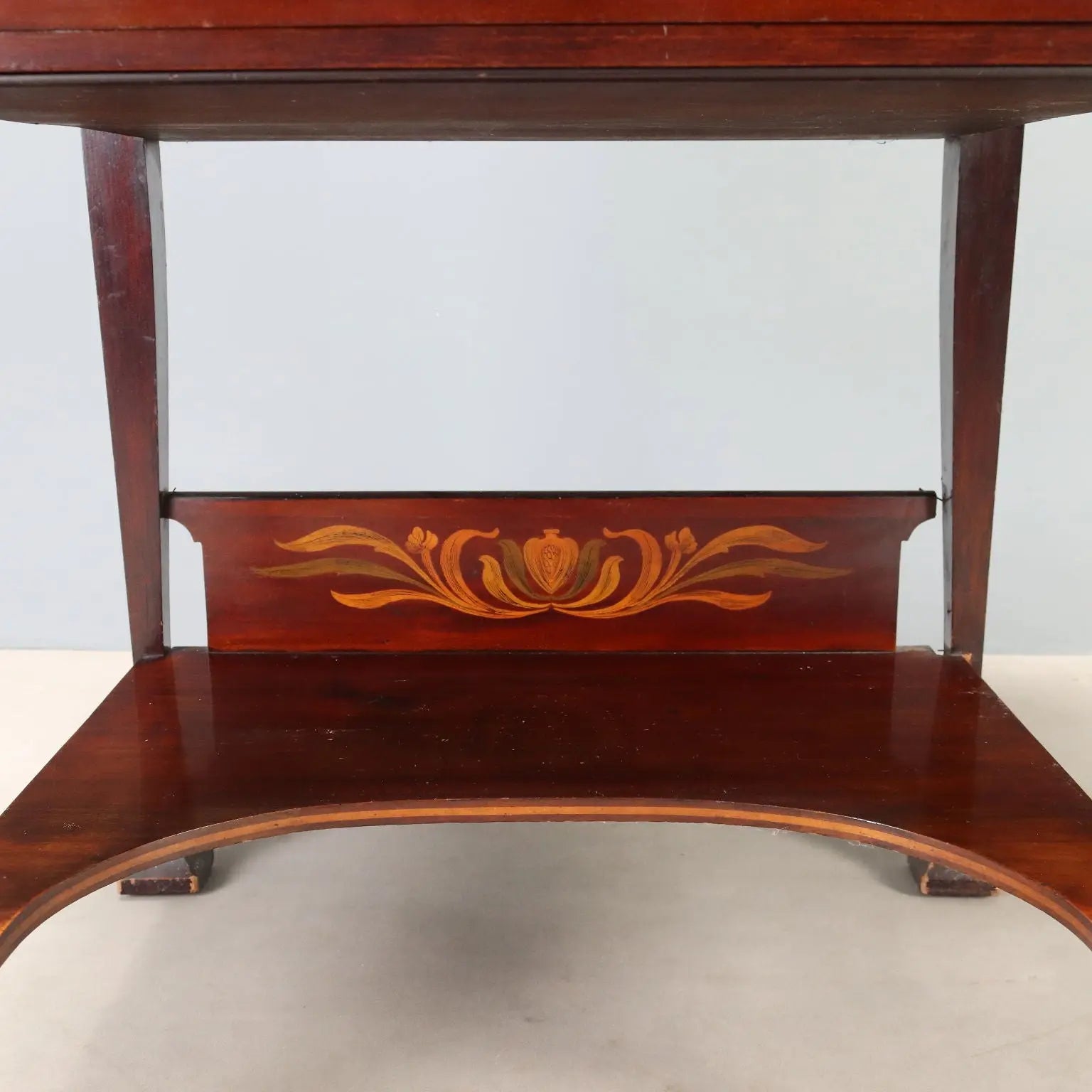 Arts and Crafts Desk in Mahogany and Maple