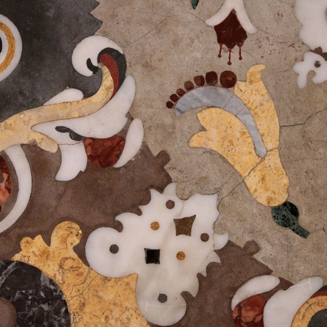 Neapolitan Table in Commesso Marble with Dove