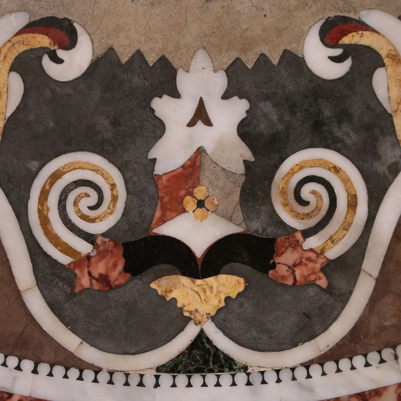 Neapolitan Table in Commesso Marble with Dove