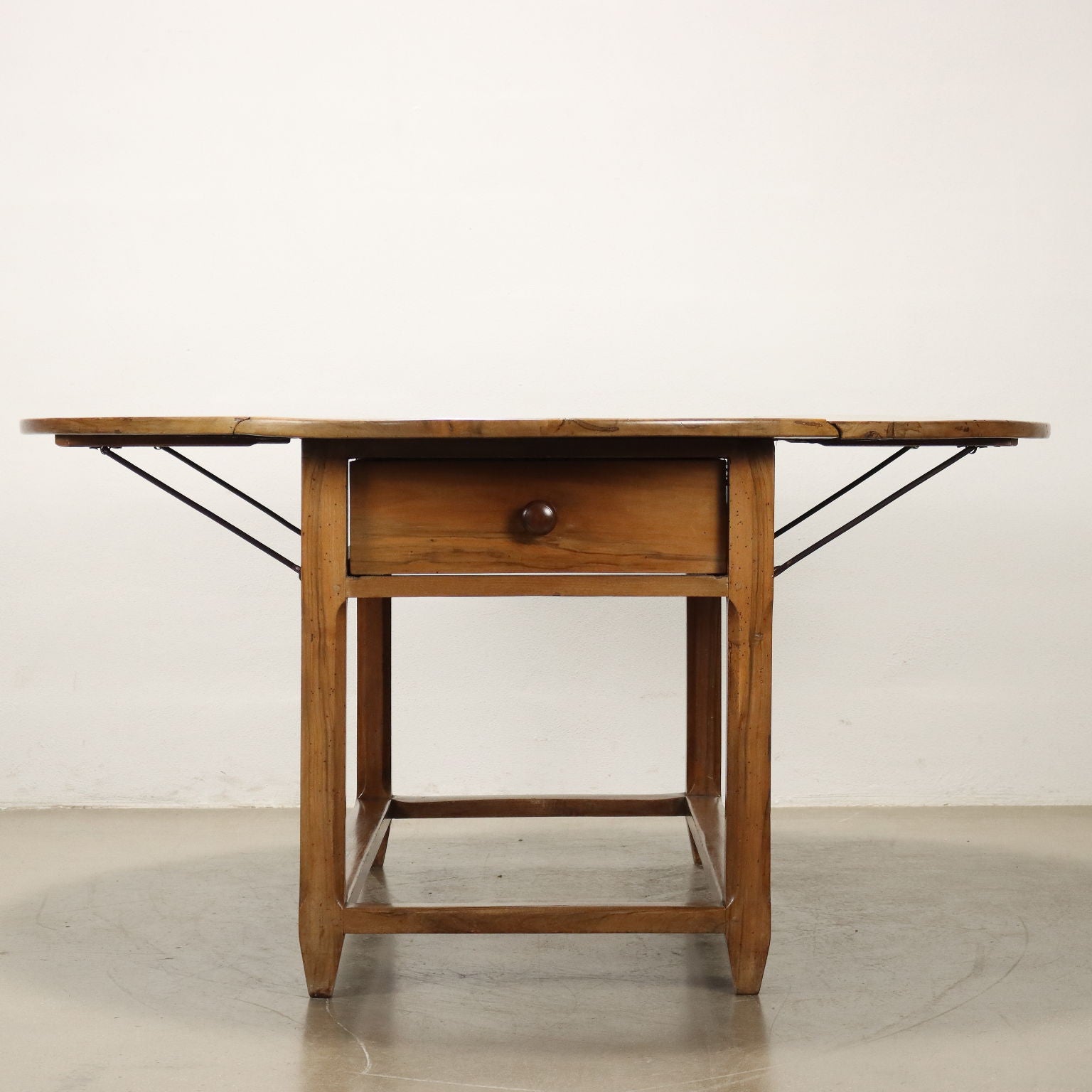  | Antiques  Tables