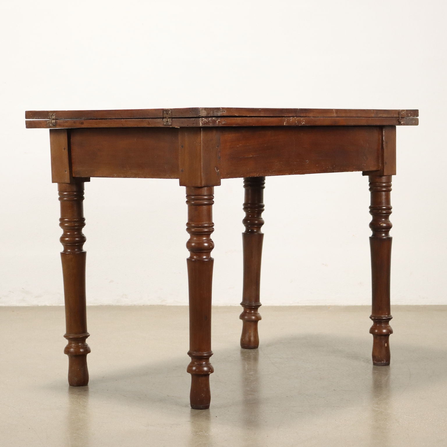  | Antiques  Tables